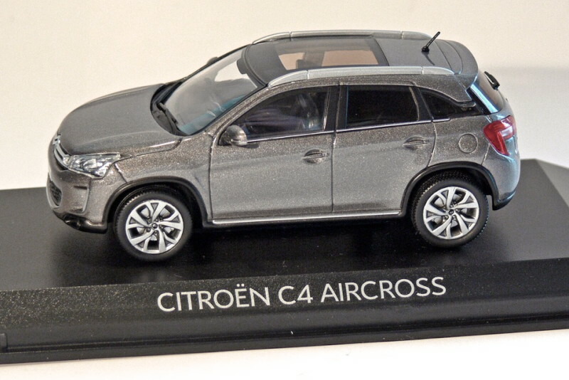 ミニカー 1/18 シトロエン C4 Aircross ホワイト 1/18 Citroen C4 Aircross Diecast Model Toy Car Gifts For