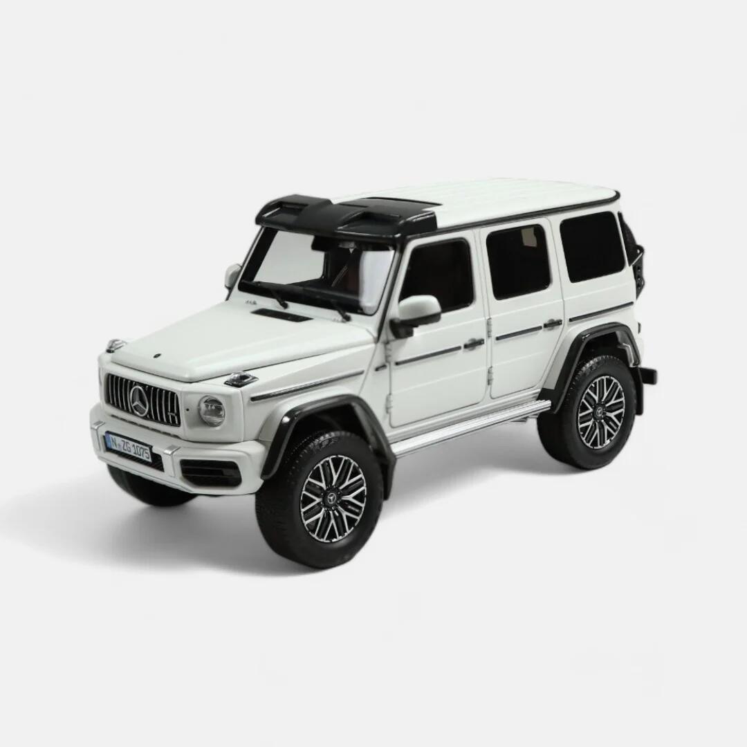 ミニカー NZG 1/18 メルセデス・ベンツ A45 AMG ホワイト 1/18 NZG Mercedes-Benz A45 AMG (White) Diecast Car Model
