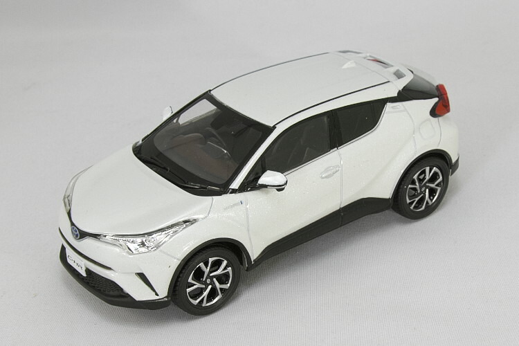 Amazon | TOYOTA特注 1/18 トヨタ イゾア (ホワイト) C-HR IZOA