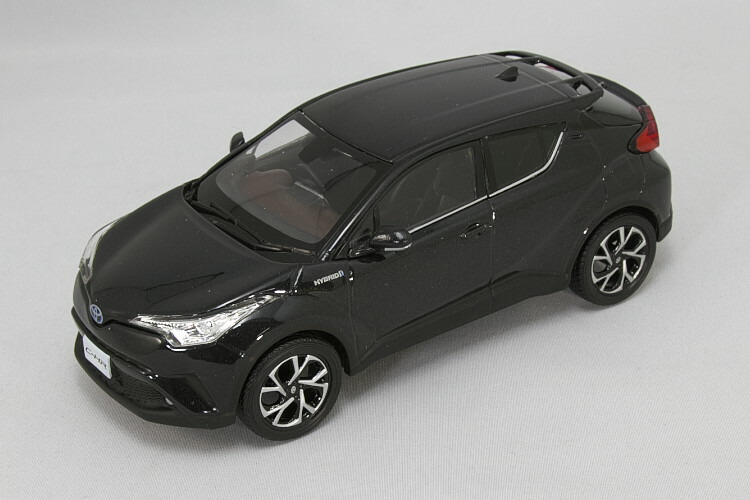 トヨタ ハイラックス 1/30 アティチュードブラックマイカ GAZOOショッピング 1／30スケール ハイラックスミニカー ＜218