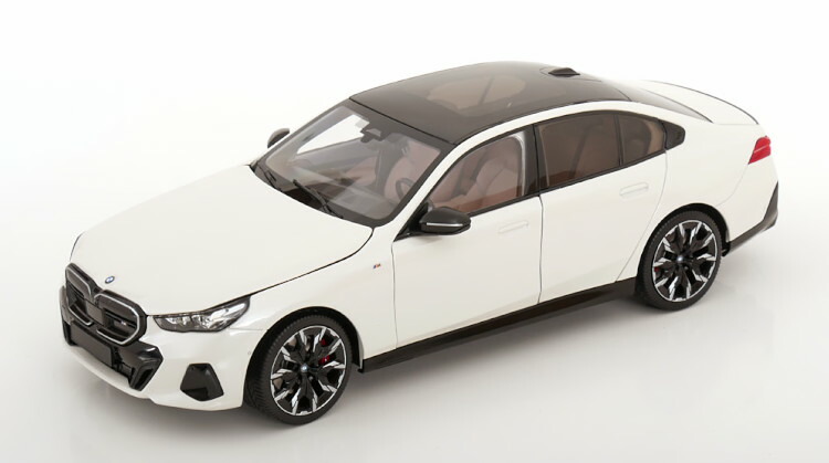 新品　BMW　ミニカー　ミニチャンプス 1/18　i7　7シリーズ 2023 Minichamps 1/18 BMW 7-Series i7 Xdrive60 2023 Blue Silver