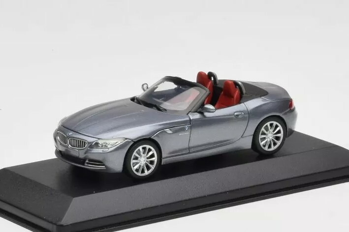 z4　2本セット 楽天市場】ミニチャンプス 1/43 BMW Z4 E85 ロードスター 2002 ブルー