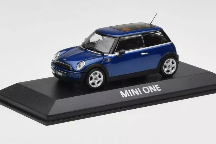ミニチャンプス 1/43 ミニ ワン 2003 ブルー/ブルールーフトップ 開閉 Minichamps 1:43 Mini One 2003 Blue/Blue Rooftop