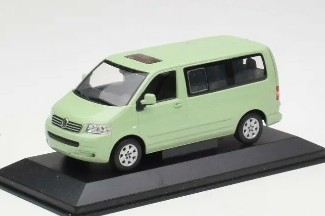 ミニチャンプス 1/43 フォルクスワーゲン T5 マルチヴァン 黄金州 菩提樹緑であること 商売人遣りかたMinichamps 1:43 Volkswagen T5 Multivan California Lime Green Dealer