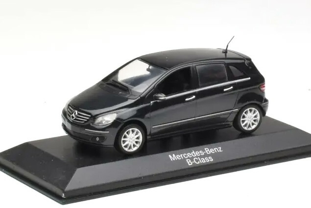 MINICHAMPSメルセデス・ベンツCLS-Klasse2004 黒1/43 Amazon | 1/43 MINICHAMPS ミニチャンプス Mercedes-Benz 300