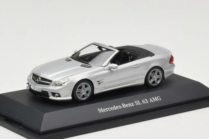 ベンツ特注 ミニチャンプス 1/43 メルセデス SL63 AMG R230 シルバーメタリックMinichamps 1:43 Mercedes SL 63 AMG R230 Silver Metallic