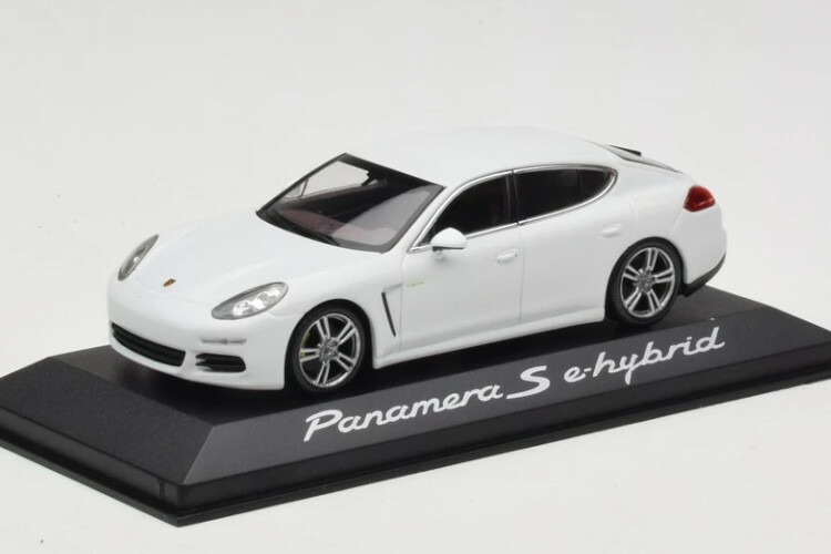 楽天市場】ミニチャンプス 1/43 ポルシェ パナメーラ ターボ S 2013