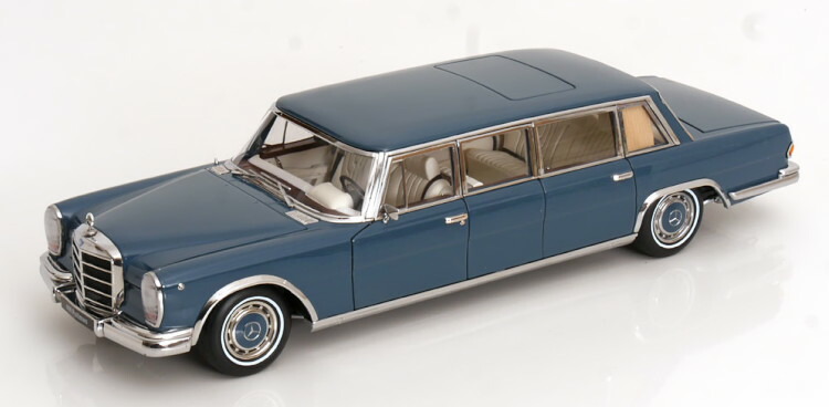 ミニカー 1/18 ベンツ V260L MPV ブラック s-l400.jpg