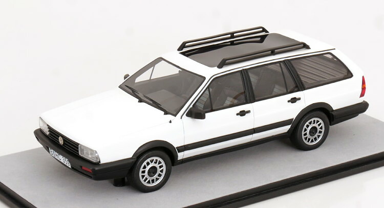 フィールライクモデル 1/18 フォルクスワーゲン パサート 32b ヴァリアント 1980-1989 白いことFeelslike Model 1:18 VW Passat 32b Variant 1980-1989 white