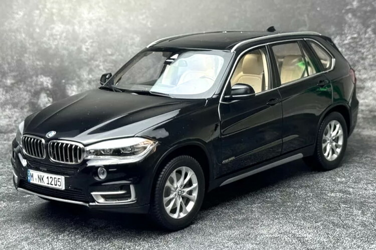 楽天市場】パラゴンモデル 1/18 BMW 1 シリーズ 125i F20 5ドア