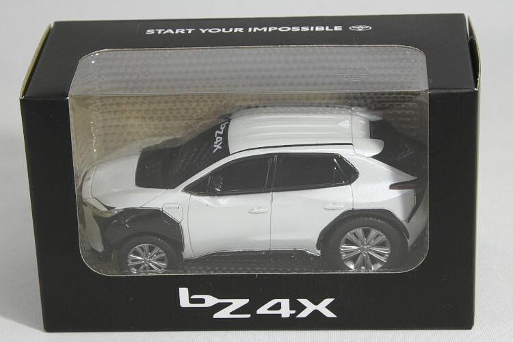 トヨタ新型bz4X 1/30スケールミニカー プラチナホワイトパールマイカ Amazon | 1/30 トヨタ 新型bZ4X 非売品 カラーサンプル ミニカー