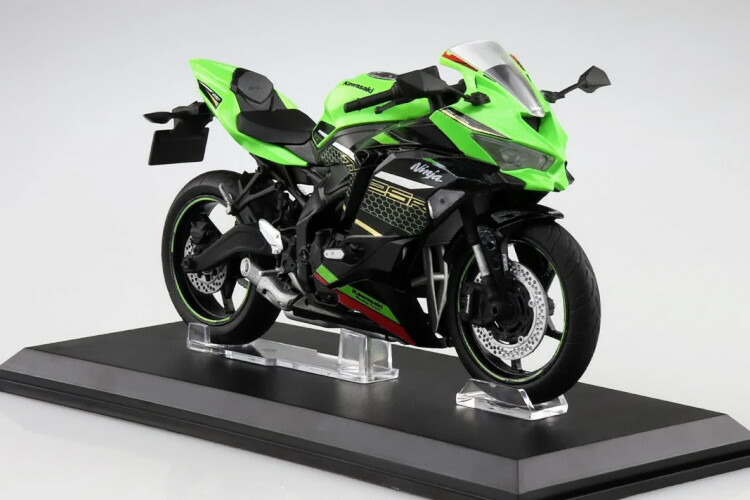 アオシマ 1/12 カワサキ Ninja ZX-25R 菩提樹緑であること エボニーAOSHIMA 1:12 Kawasaki Ninja ZX-25R Lime Green Ebony