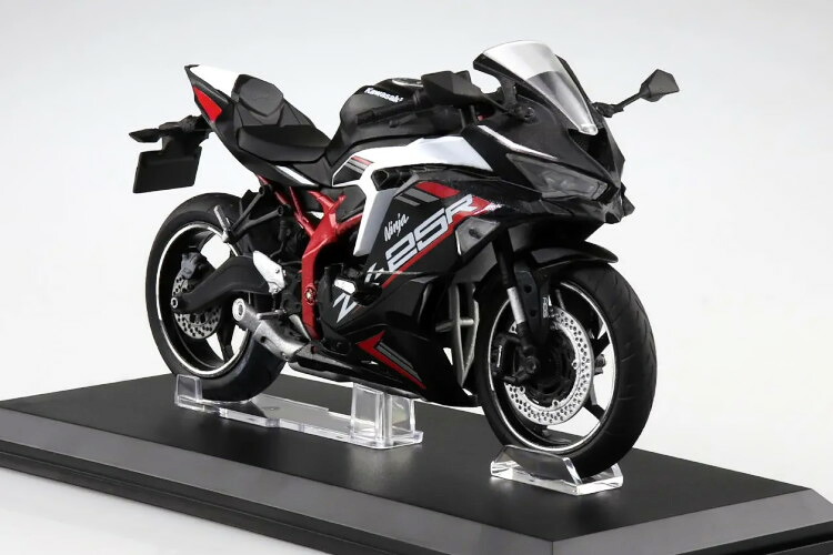 アオシマ 1/12 カワサキ Ninja ZX-25R メタリックスパークブラック パールフラットスターダストホワイトAOSHIMA 1:12 Kawasaki Ninja ZX-25R Metallic Spark Black Pearl Flat Stardust White
