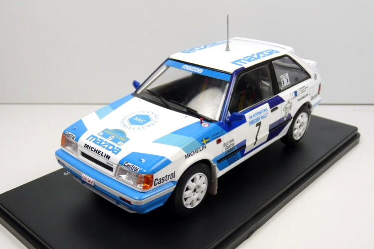 Modèle Réduit WhiteBox Mazda 323 4WD Turbo 1989 Noir à L'échelle 1:24 - Neuf Pour Collectionneurs