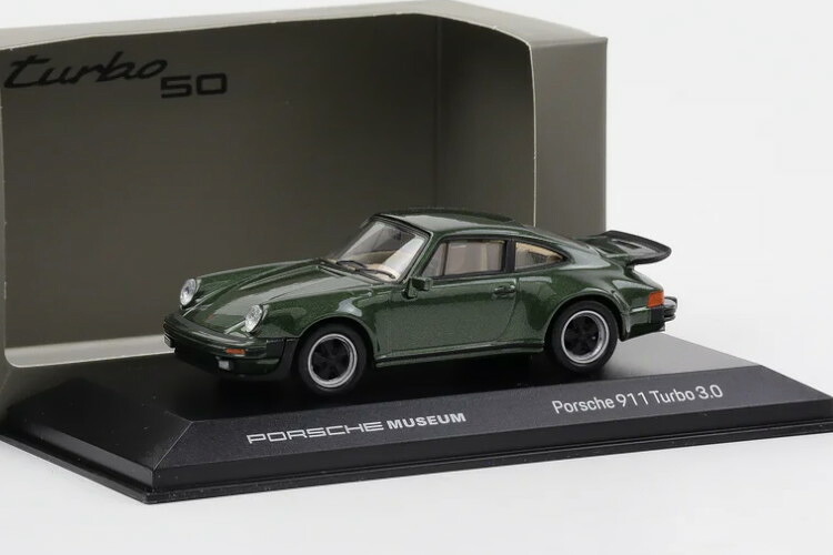 Welly 1/43 ポルシェ 911 930 ターボ 3.0 1975 緑であることメタリックWelly 1:43 Porsche 911 Turbo 3.0 Year 1975-1977 oak green / black Tires