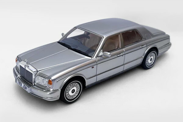 行列 1/43 ロールス ロイス しろがね色 セラフ Year 1998 2002 しろがね色パールMatrix 1:43 Rolls-Royce Silver Seraph Year 1998 2002 Silver Pearl