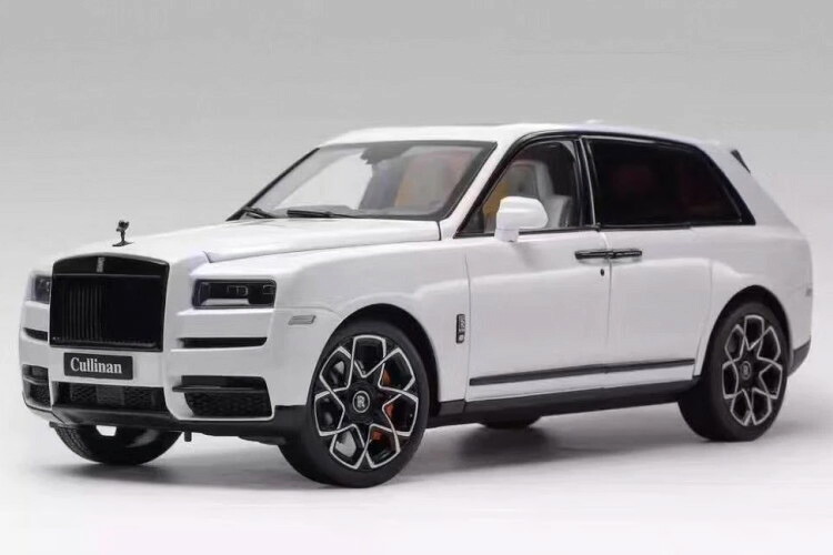 ロールスロイス特注 1/18 ロールスロイス 苛性カリナン 白いこと カーン車輪とり備える 開閉Rolls-Royce 1:18 Rolls-Royce Cullinan white with kan wheels