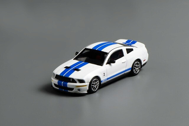 モーターヘリックス 1/64 ジェラルド・r・フォード マスタング シェルビー GT500 2007 白いこと 青碧 縞模様Motorhelix 1:64 Ford Mustang Shelby GT500 2007 White Blue Stripes