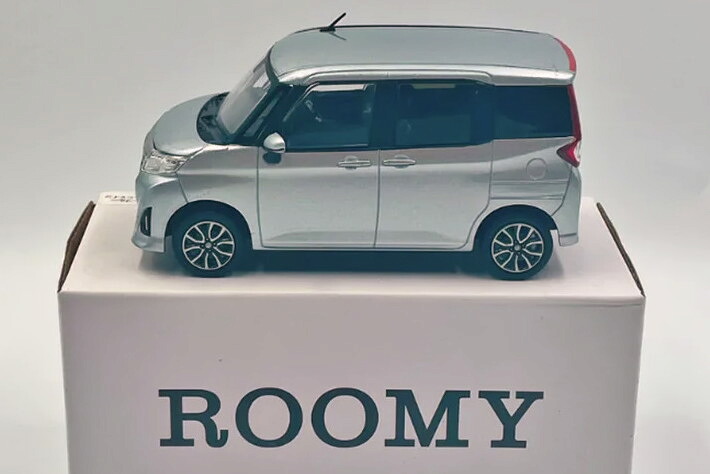 トヨタ特注 1/30 トヨタ ルーミー 貯蔵タンク 色合い標本 前期 ブライトシルバーメタリック1:30 TOYOTA ROOMY/TANK DIECAST CARS DEALER BOX