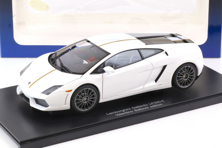 AUTOart 1/18 ランボルギーニ ガヤルド ポリスカー (イタリア警察) Amazon | AUTOart 1/18 ランボルギーニ ガヤルド ポリスカー