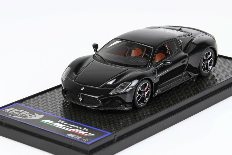 週末限定ンセール 楽天市場】キャデラック特注 1/18 キャデラック・エスカーラ 自動車