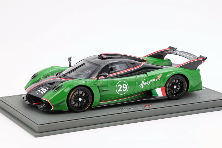 楽天市場】LCD-MODEL 1/18 パガーニ ウアイラ BC 2016 シルバー