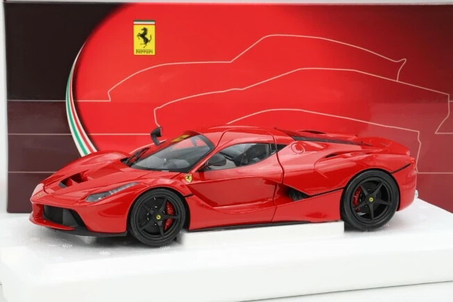 LaFerrari 赤　ディスプレイケース付 LaFerrari 赤 ディスプレイケース付