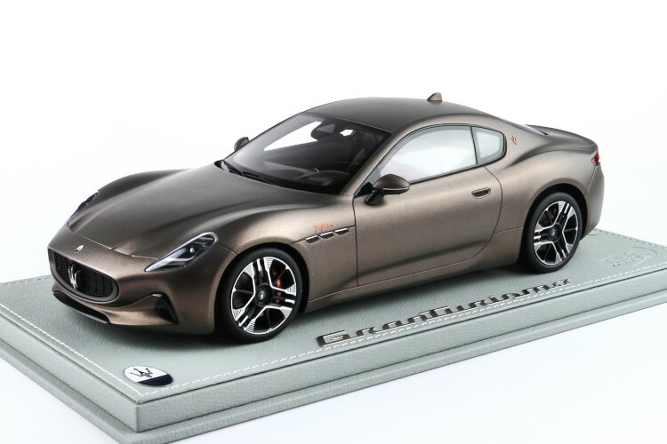 1/18 マセラティカスタム 1/18 マセラティカスタム