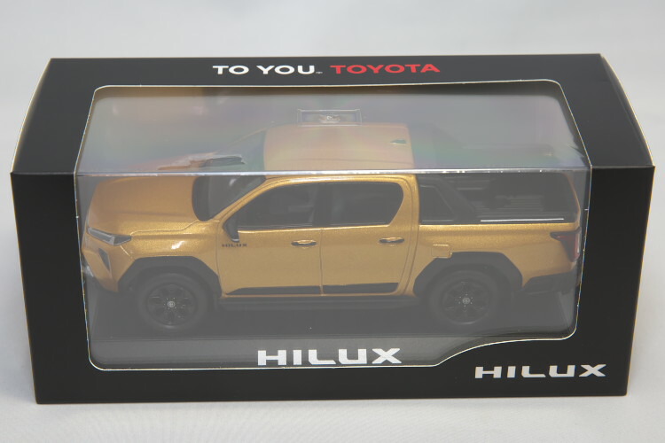 トヨタ特注 1/30 ハイラックス サルファメタリック Z Adventure 専用色 色つや見本 2026 ミニカー TOYOTA HILUX 1/18 1/43