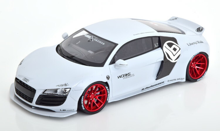 京商1/18 アウディAudi R8 V10 プラスクーペ　カモフラグリーン 京商1/18 アウディAudi R8 V10 プラスクーペ カモフラグリーン