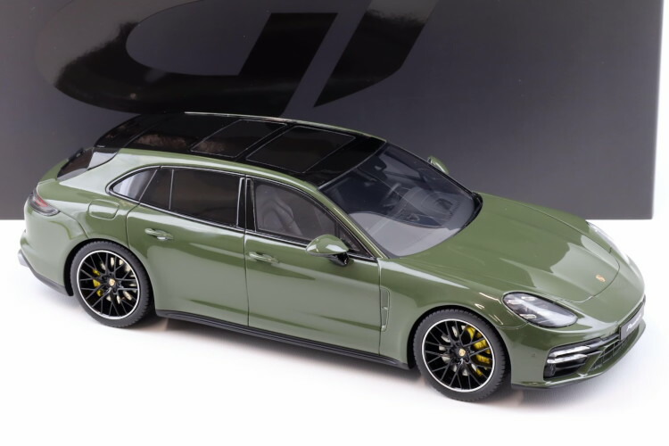 【値下げ】ポルシェ　パナメーラ　PORSCHE PANAMERA 1/18 Amazon | NOREV ポルシェパナメーラターボ 09 シルバー 1/18 187609