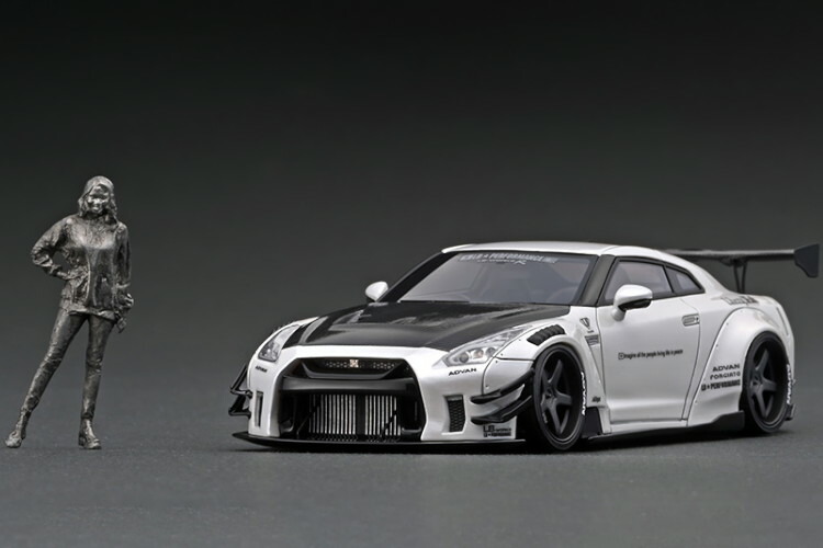 イグニッションモデル　Liberty Walk R35 GT-R 1/43 imgrc0164656467.jpg