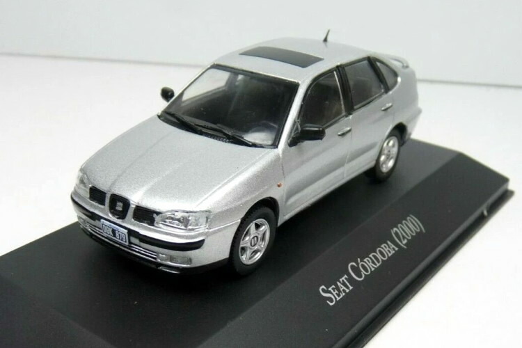 イクソ 1/43 アルゼンチン 80 90 セアト コルドバ 2000 しろがね色IXO 1:43 Argentine 80/90 SEAT Cordoba 2000 silver