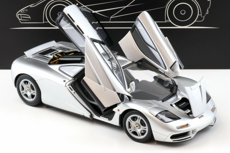 楽天市場】LCDモデル 1/18 マクラーレン F1 ロードカー 1995