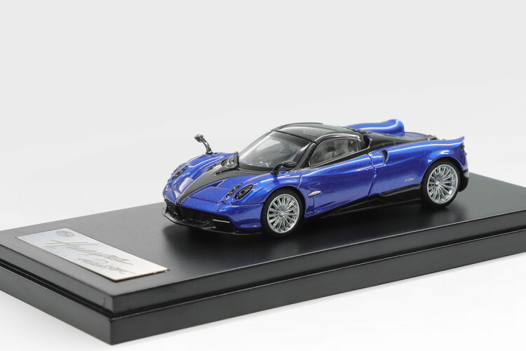 LCDひな形 1/64 パガーニ ウアイラ 読み込むはやりっ児 青碧 黒いこと炭素LCD Model 1:64 Pagani Huayra Roadster Blue with Black Carbon