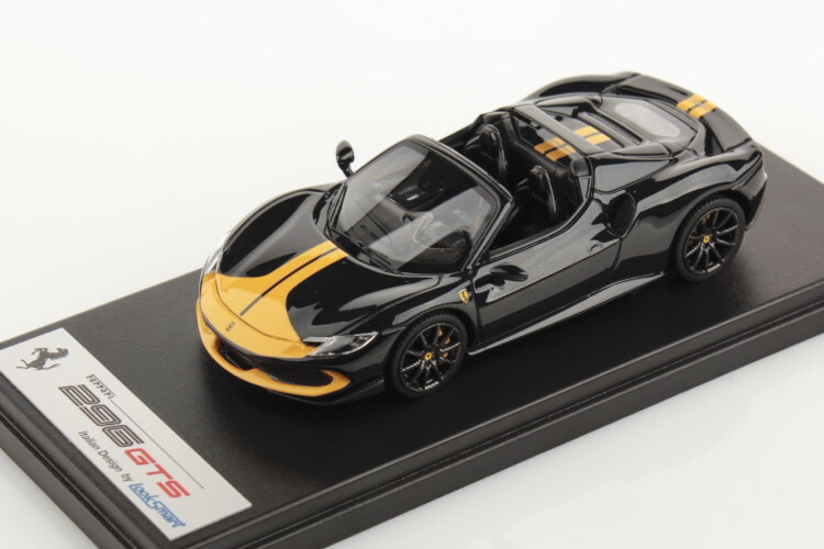 ルックスマート 1/43 フェラーリ 296 GTS 蜘蛛 アセット・フィオラーノ オープン 2022 ネロデイトナ 黒いこと/黄色Looksmart 1:43 FERRARI 296GTS SPIDER ASSETTO FIORANO OPEN ROOF 2022 NERO DAYTONA - BLACK YELLOW