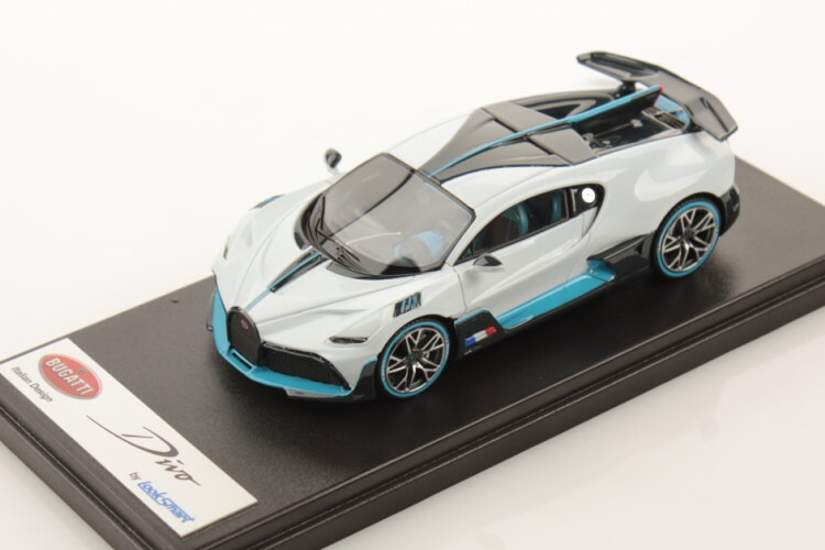 ルックスマート 1/43 ブガッティ ディーヴォ 2018 クォーツホワイト グロス仕上げ Looksmart 1:43 BUGATTI DIVO 2018 QUARTZ WHITE GLOSSY