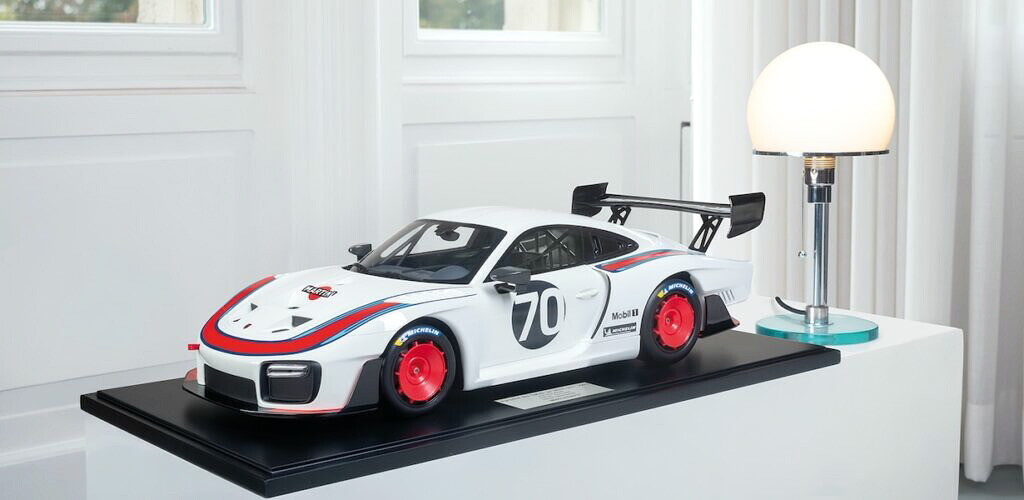 ミニチャンプス 1/8 ポルシェ 935/19 2019 - ワイス・マルティーニ・デザイン (135) 99台限定Minichamps 1/8 Porsche 935/19 2019 WEISS MARTINI DESIGN (135) limited: Only 99 copies｜Reowide モデルカー カタログ SHOP