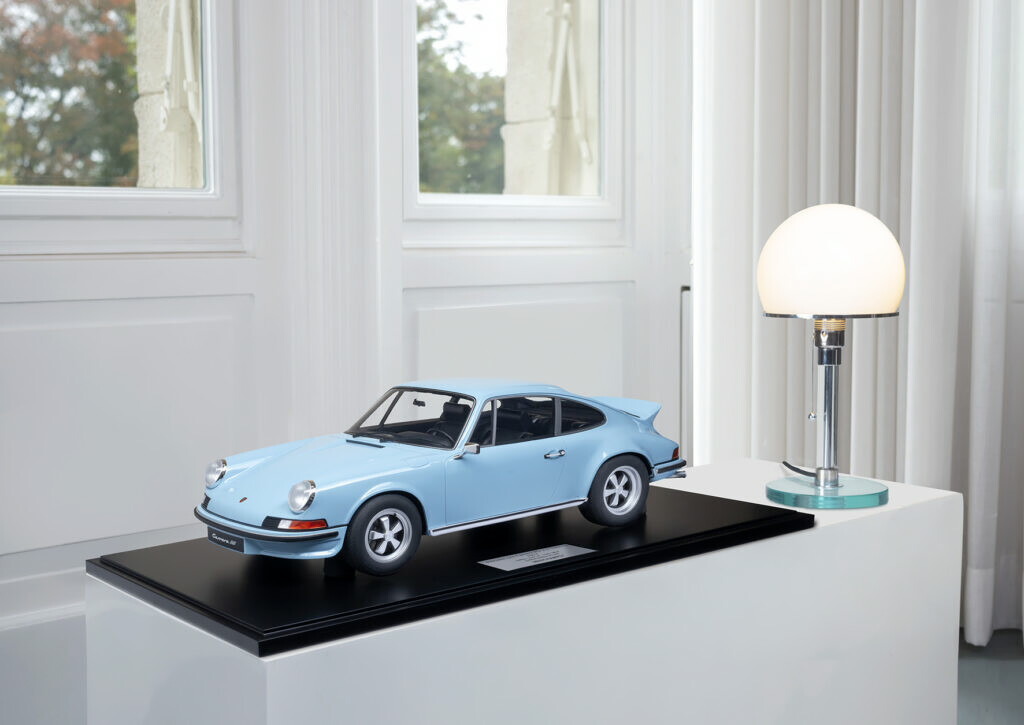 ミニチャンプス 1/8 ポルシェ 911 カレラ RS 2.7 ツーリング  1972 ガルフ 青碧 99台押さえるMinichamps 1/8 Porsche 911 CARRERA RS 2.7 TOURING 1972 GULFBLAU limited: Only 99 copies