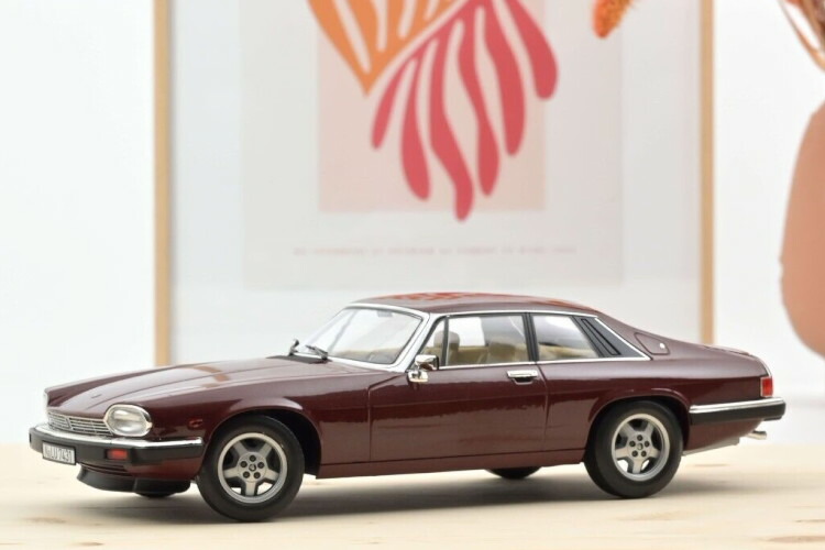 ノレブ　ジャガーEタイプ　ミニカー　1/12 Norev 1/12 Jaguar Type-E ノレブ1/12ジャガーEタイプ(`ι_