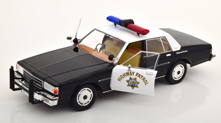【希少絶版品!!】 UTモデル シボレーカリプスパトカー シカゴ市警 Amazon | UT MODELS『1/18 CHEVROLET CAPRICE シボレー