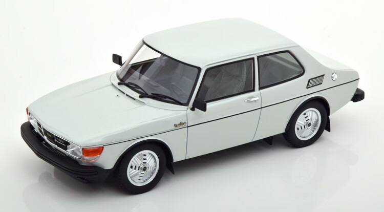 トリプル9 1/18 サーブ 9000 CD ターボ 1990 (シルバー) Triple 9 1/18