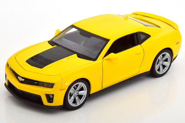 オートワールド 1/18 1972カマロ クリームイエロー/ブラックストライプ 61LU5+VnCPL._UF894,1000_QL80_.jpg
