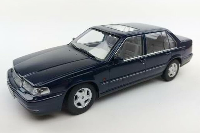 トリプル9 1/18 ボルボ 960 1996 TRIPLE9 1/18 VOLVO 960 1996 NAUTIC BLUE PEARL