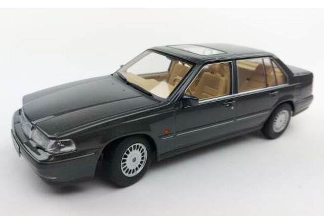 トリプル9 1/18 ボルボ 960 1996 ダークグレーメタリックTRIPLE9 1/18 VOLVO 960 1996 DARK GREY MET|Reowide モデルカー カタログ SHOP