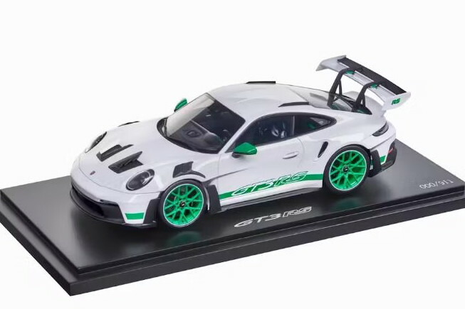 スパーク 1/18 ポルシェ 911 GT3 imgrc0160752225.jpg