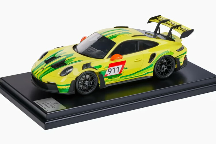 1/12 ポルシェ 911 (992) GT3 RS トリビュート '73カレラ 楽天市場】ポルシェ特注 スパーク 1/12 ポルシェ 911/992 GT3 RS