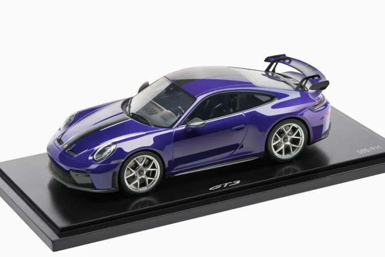 1/18ポルシェ911 AUTOart 1/18 ポルシェ 911 （930） ターボ 「湾岸ミッドナイト