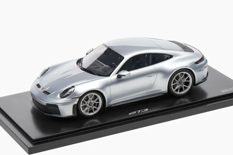 モデルカー 1/18「ポルシェ 911 GT3」限定500台 モデルカー 1/18「ポルシェ 911 GT3」限定500台