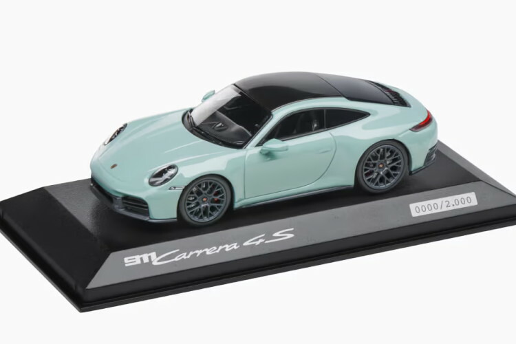 ポルシェ特注 ぴかぴか光る 1/43 ポルシェ 911 992.2 カレラ 4S クーペ 2024 シェードグリーンメタリック 2000台押さえるSPARK 1:43 Porsche 911 992.2 Carrera 4S Coupe 2024